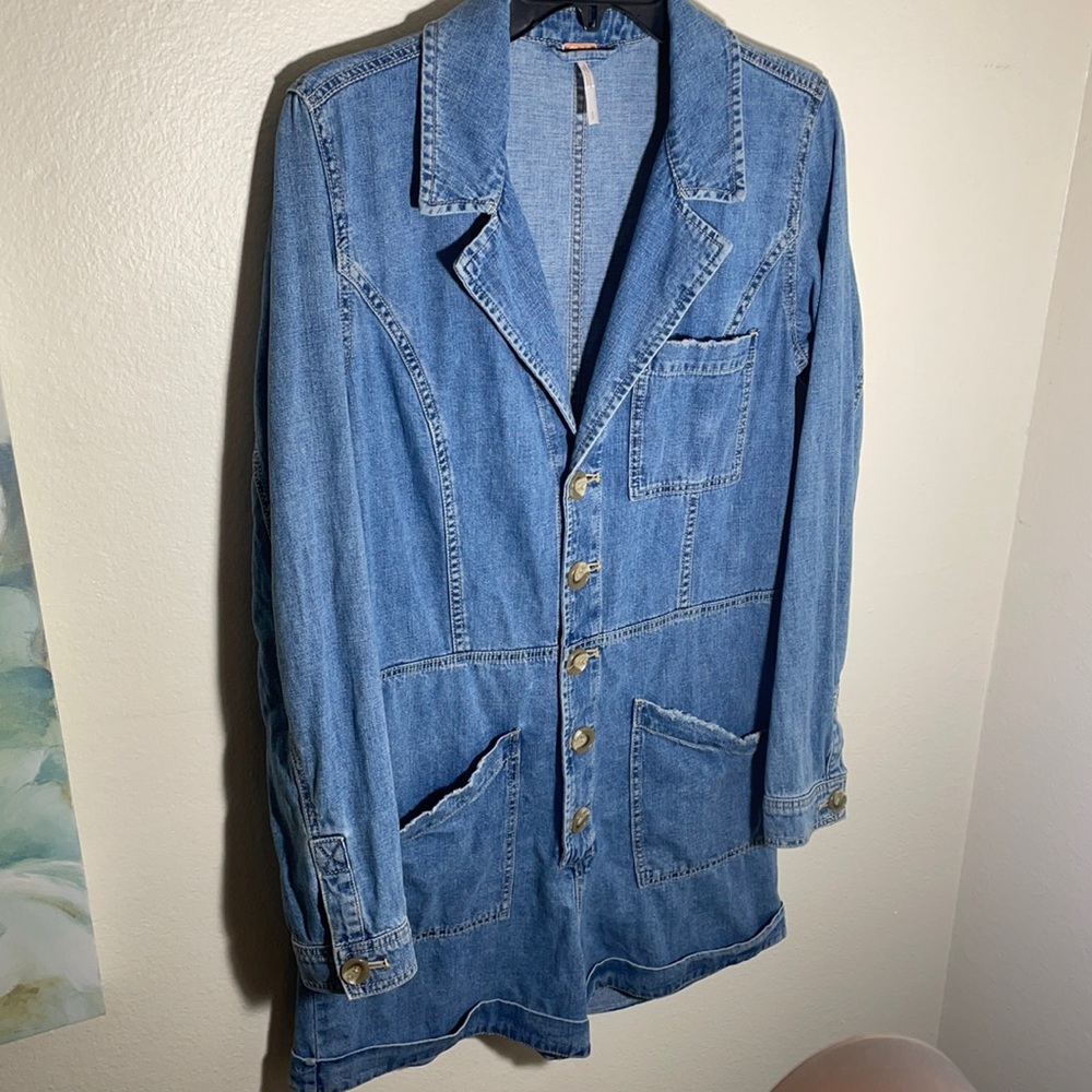 FREE PEOPLE women’s denim shorts jumper-size Small